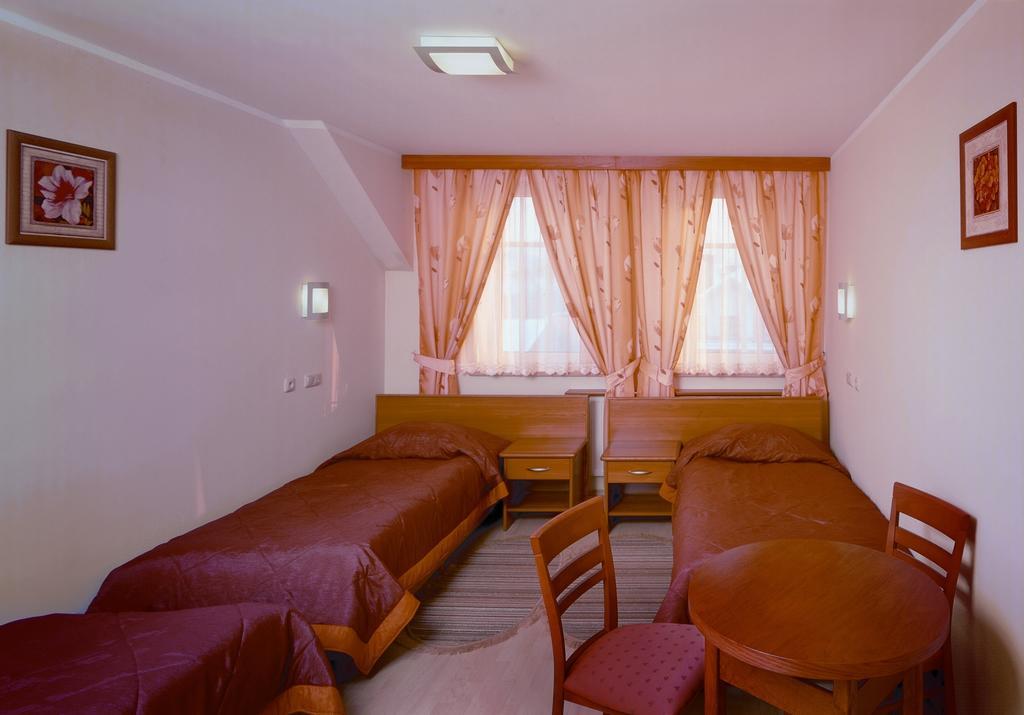 Hotel Sutoris Bochnia Ruang foto