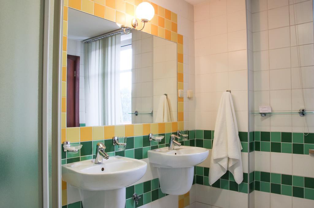 Hotel Sutoris Bochnia Ruang foto