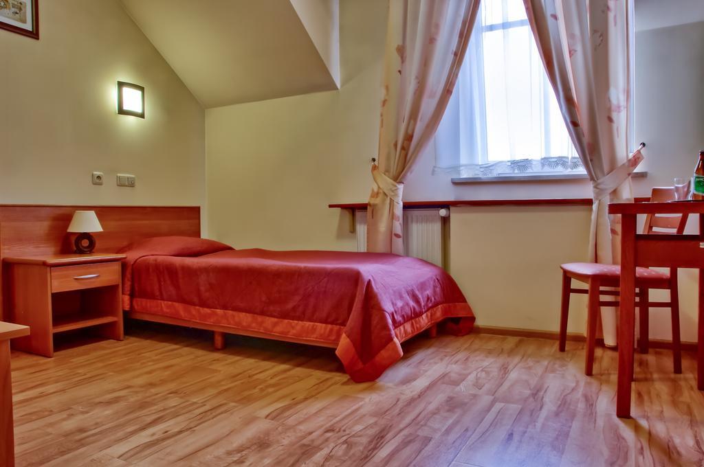 Hotel Sutoris Bochnia Ruang foto