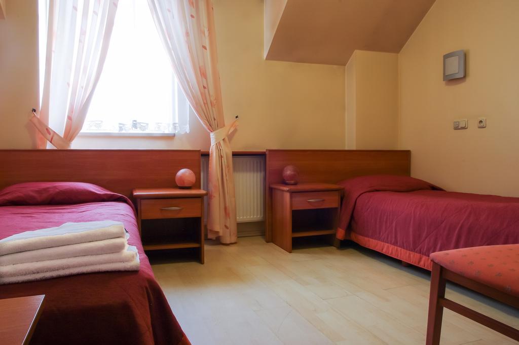 Hotel Sutoris Bochnia Ruang foto